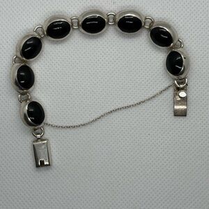 Vintage Taxco Mexican Sterling Silver Fleur-de-Lis Bracelet with Onyx Stones